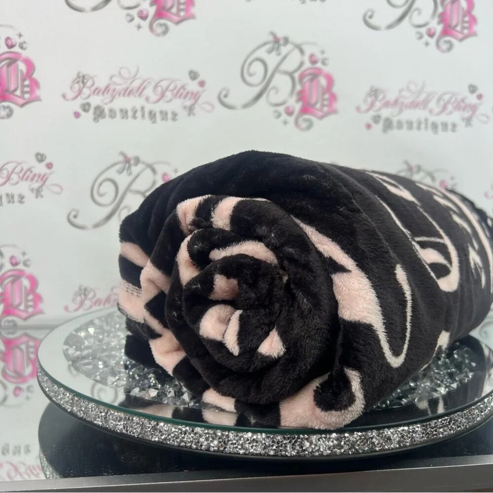 Juicy Couture blanket polka dot logo Black and Pink Plush Throw